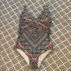 Laundry By Shelli Segal Swim - One piece . Never worn! Bathing suit LAUNDRY Laundry By Shelli Segal Swim - One piece . Never worn! Bathing suit LAUNDRY